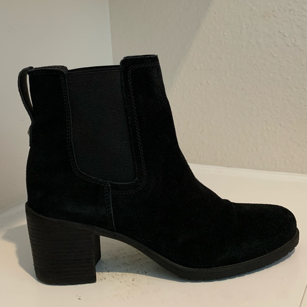 SAM EDELMAN SUEDE ANKLE BOOTIE
